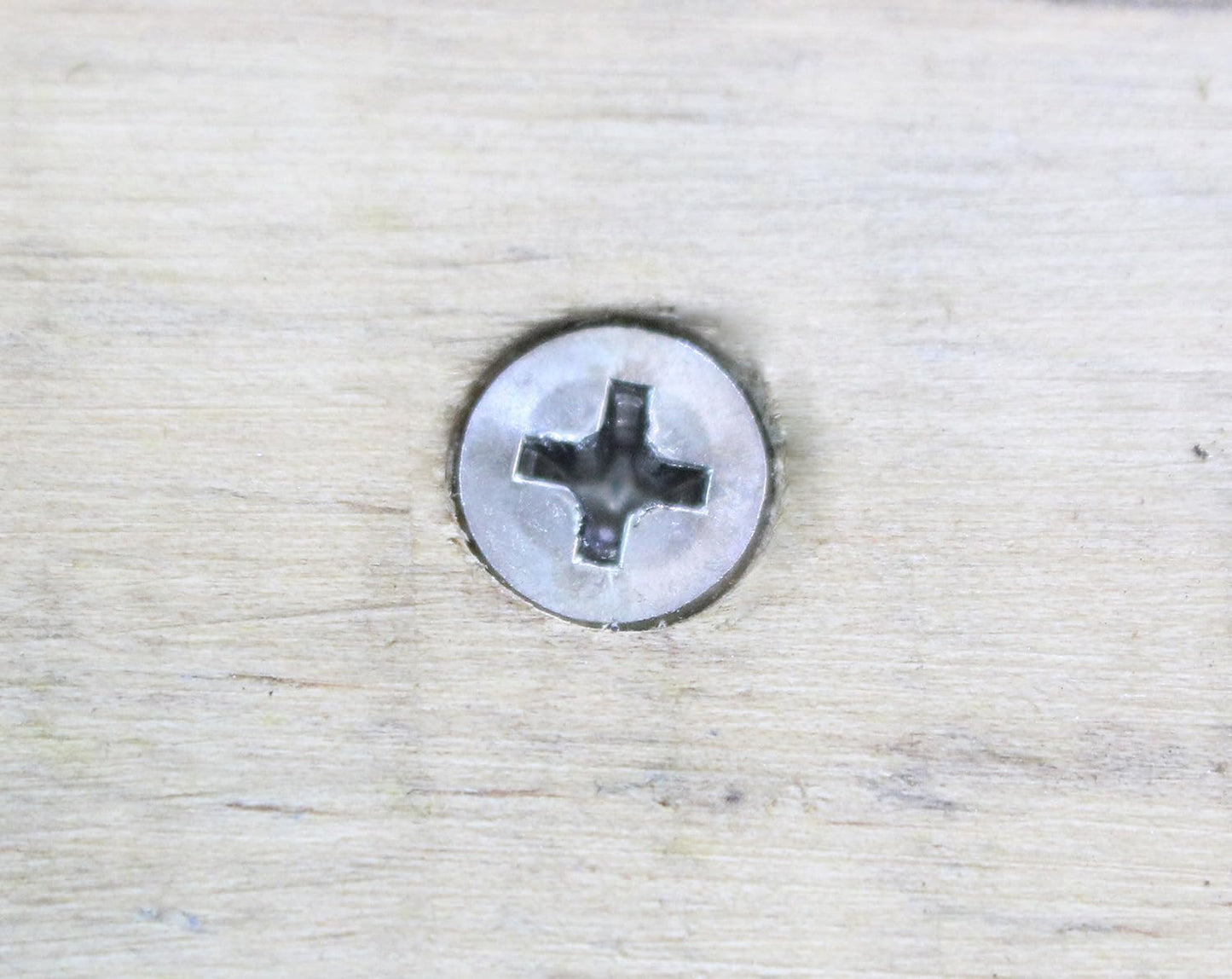 Bolt Dropper Stainless Steel Flat Head Phillips Screws - Pack of 100#6 x 1-Inch Wood Screws by - Durable and Rust-Resistant for Wood, Decking, and DIY Projects