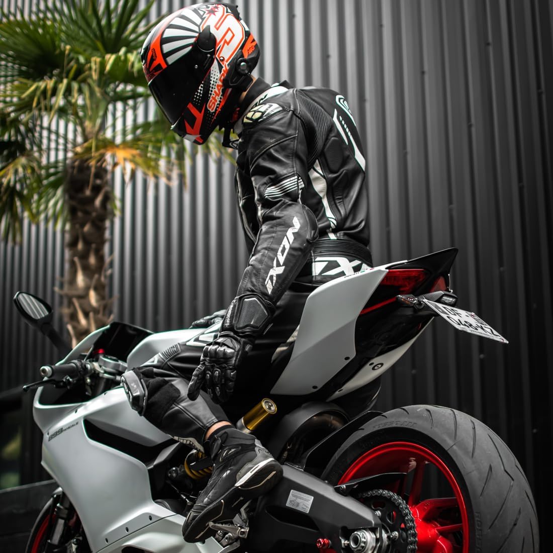 Harssidanzar Leather Motorcycle Gloves for Men and Women,Powersports Carbon Fiber Knuckle Protection Motorbike Gloves KM045