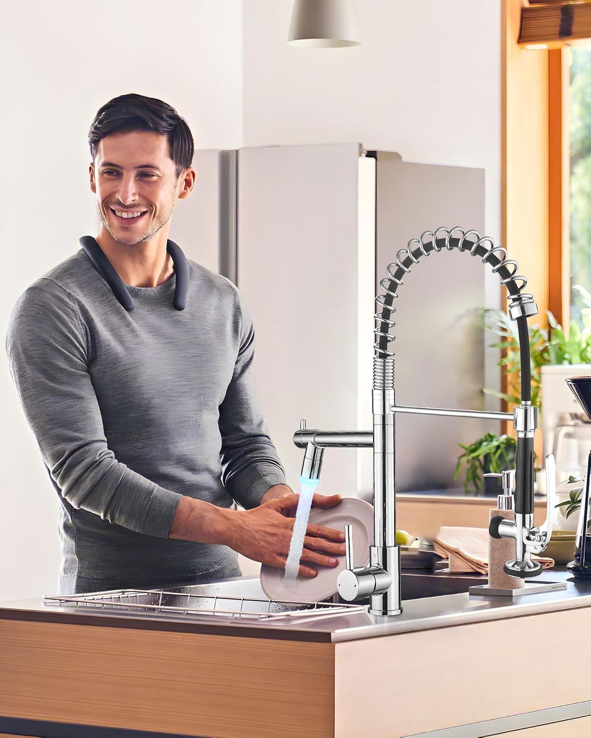 Fapully Kitchen Faucet with Pull Down Sprayer,Commercial Single Handle Kitchen Sink Faucet with LED Light Chrome